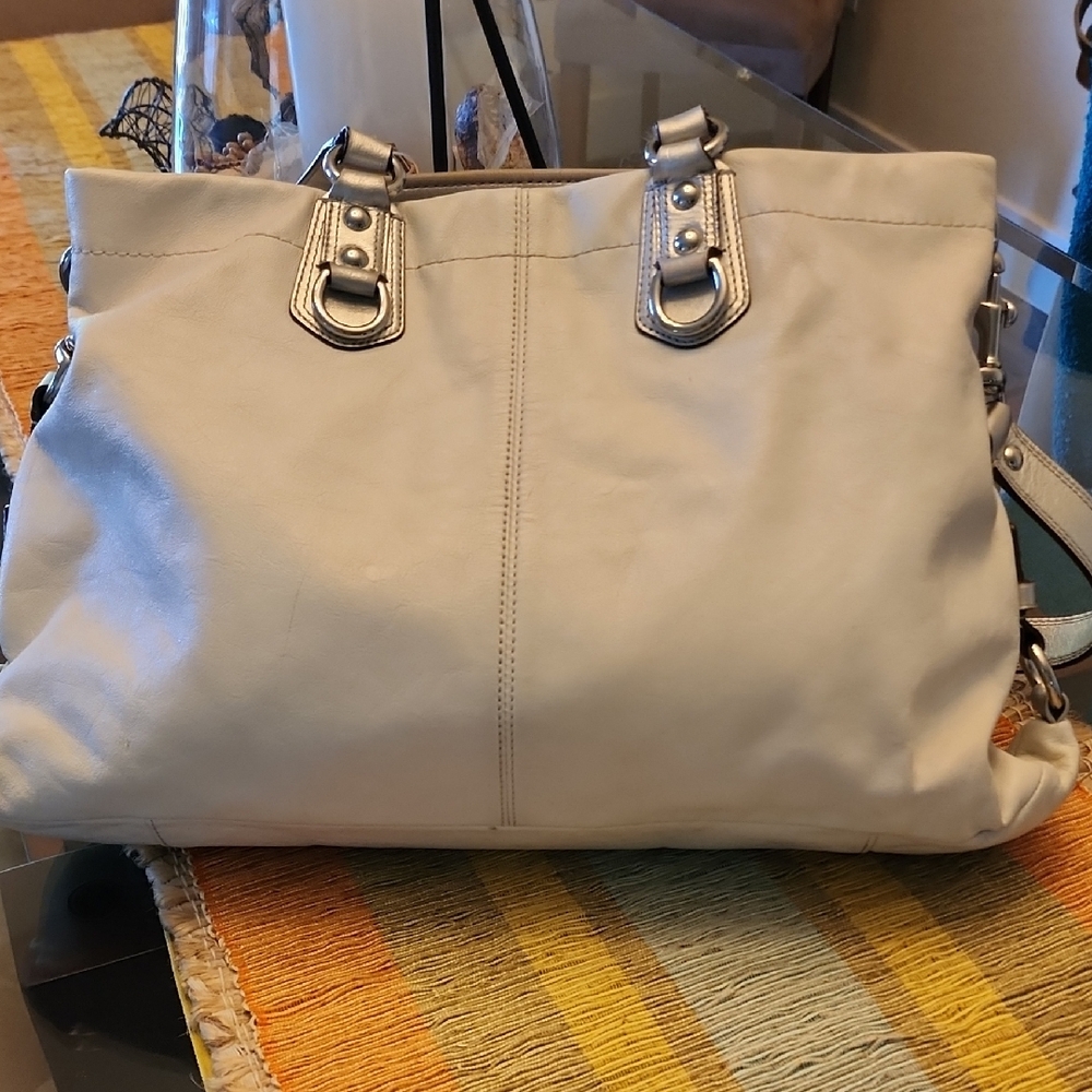 Coach Gray Shoulder Bag with Silver Hardware - Picture 4 of 16